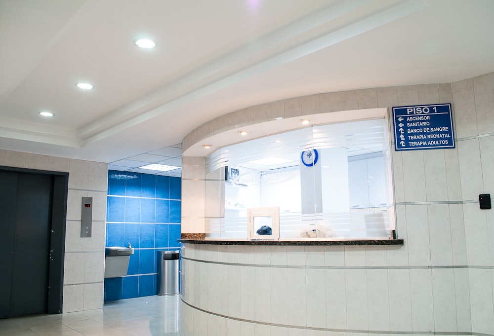 Calm clinical infusion suite for advanced therapy